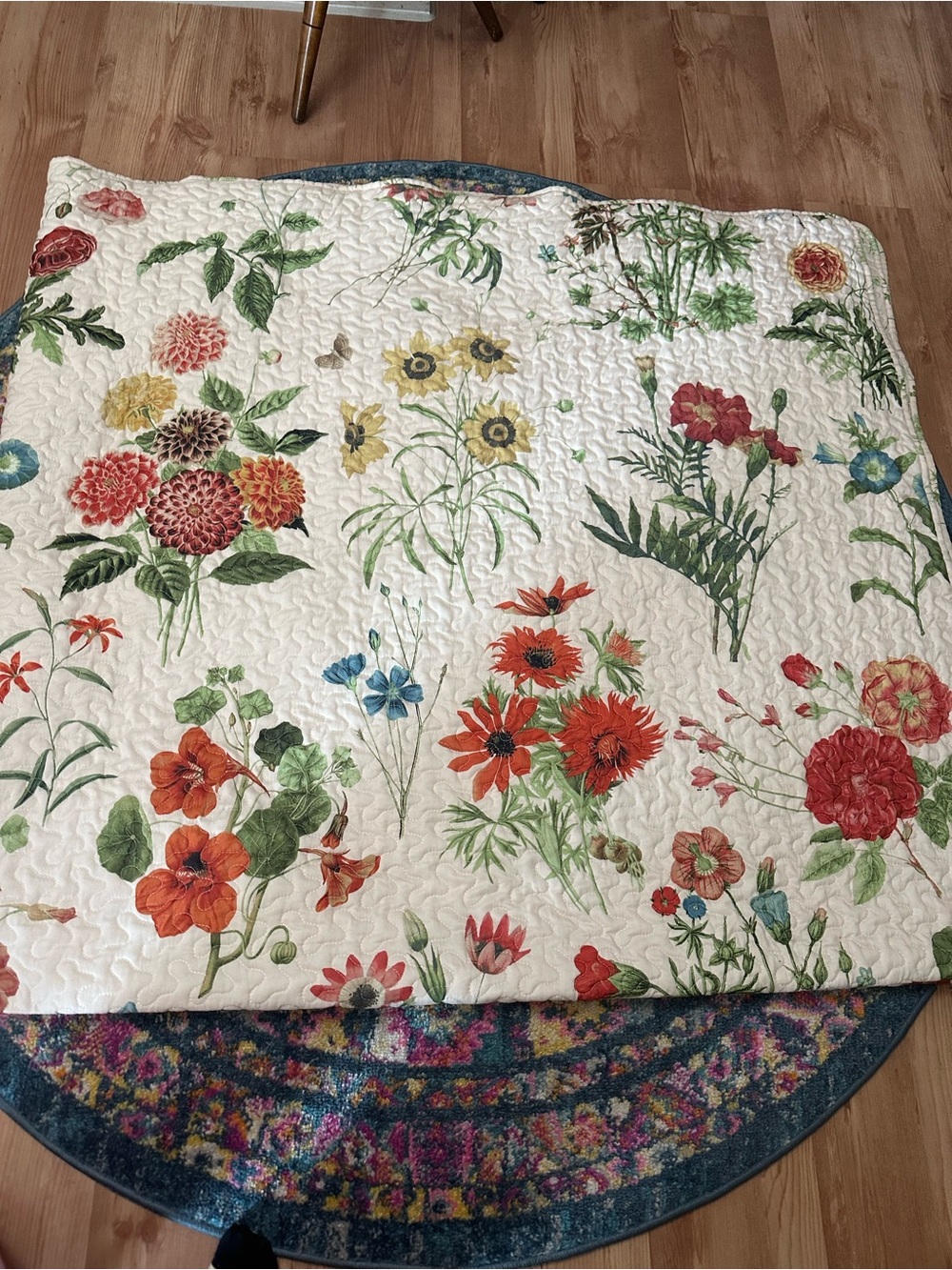 Floral Bedspread with Pillows Shams - Picture 2 of 9